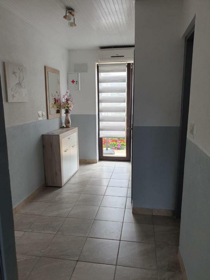 Apartman Laura Smoljanac Eksteriør bilde